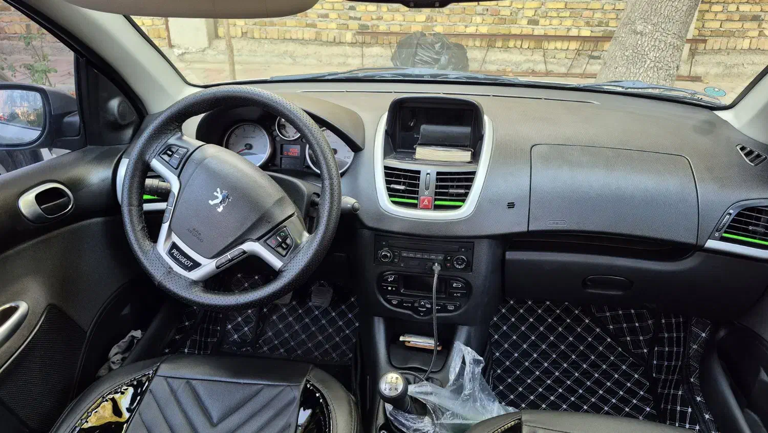 ۲۰۷ پاناروما دنده|خودرو سواری و وانت|صفادشت, |دیوار