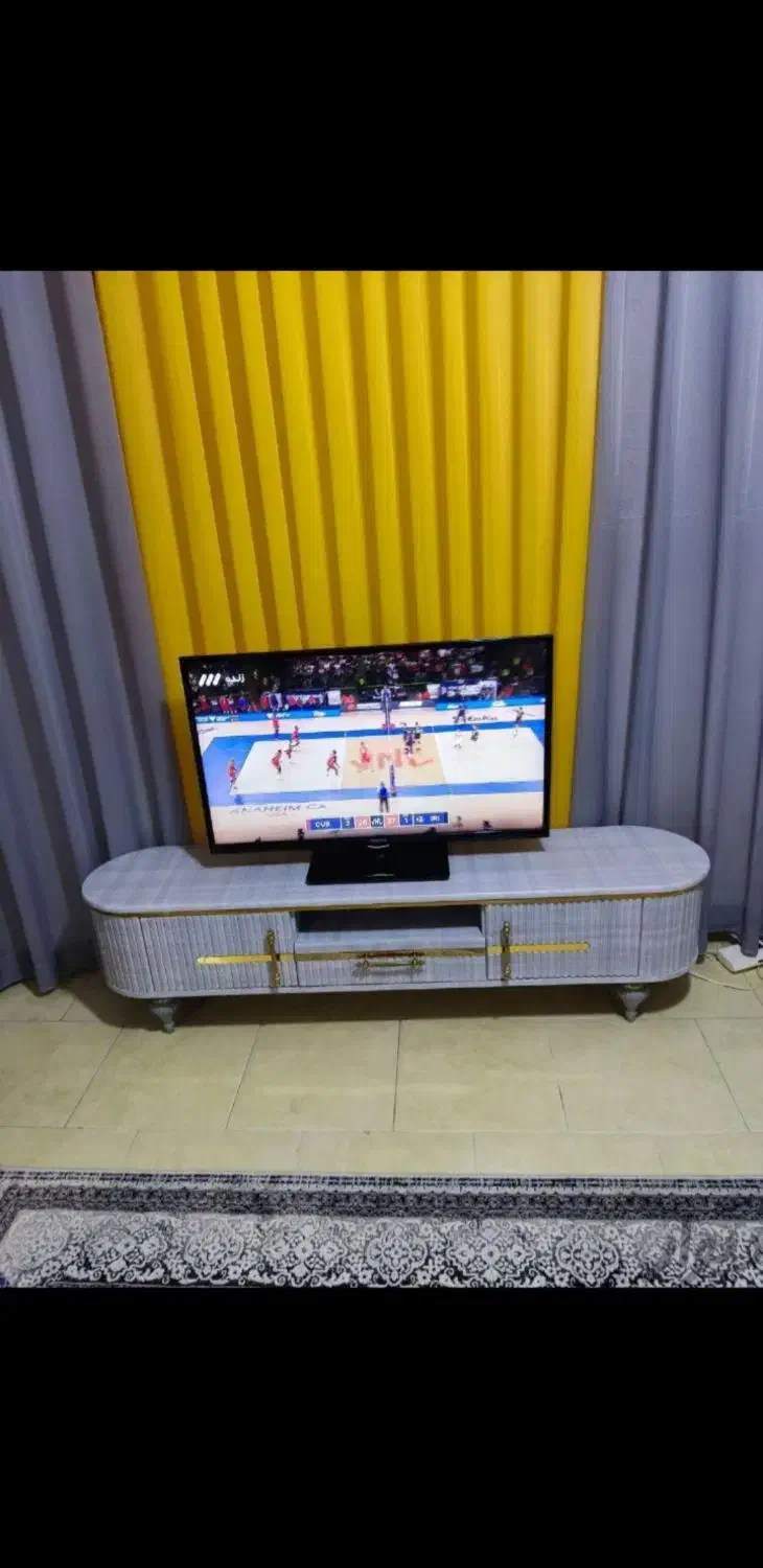 تلویزیون ۴۲ اینچ هایسنس LED TV کار کرده تمیز|تلویزیون و پروژکتور|لاهیجان, شیشه گران|دیوار