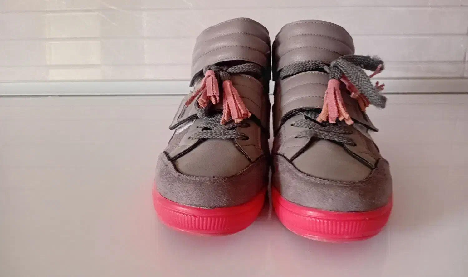 کفش درحدنو|کیف، کفش، کمربند|شیروان (خراسان), |دیوار