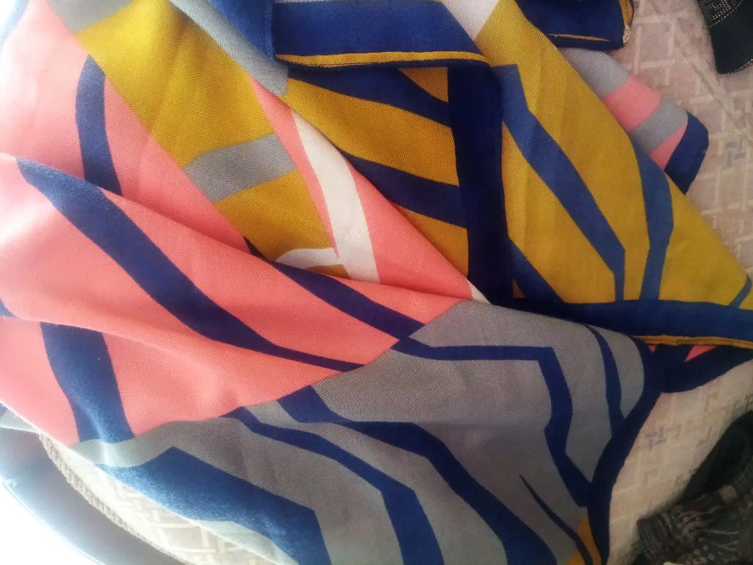 روسری و چادر بسیار با کیفیت|لباس|اصفهان, باغ کاران|دیوار