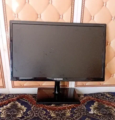 شهرستان بردسیر بخش لالزار روستای باغابر|تلویزیون و پروژکتور|لاله زار, |دیوار