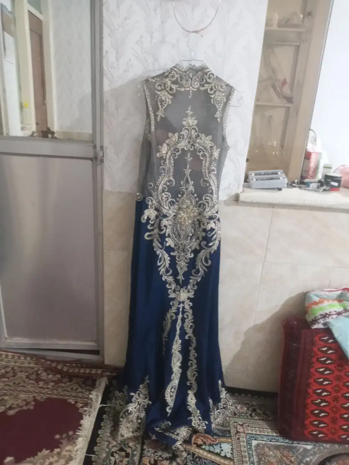 لباس مجلسی قرمزه وسرمه ای دونه ۵۰۰ بقیه ۳۰۰تومن|لباس|سبزوار, قلعه‌نو دهزار|دیوار