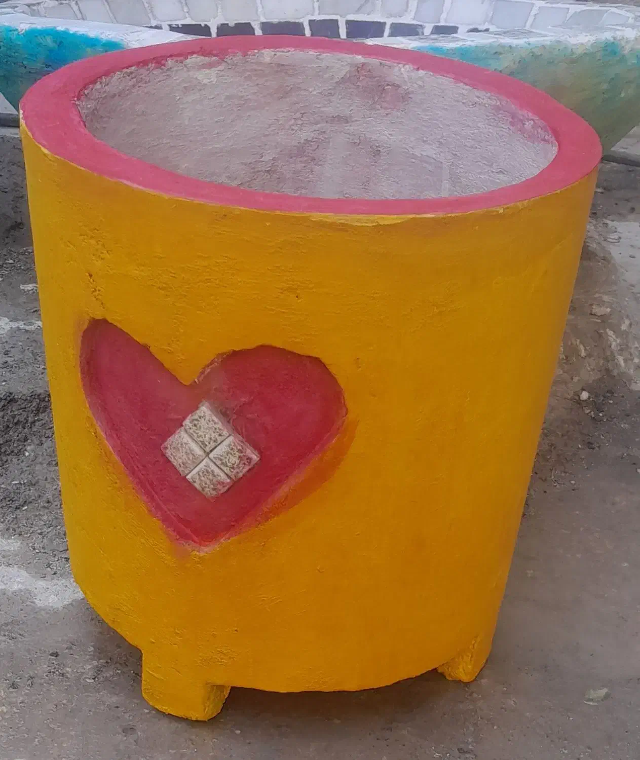 حوض آبنما  وگل گلدان|گل و گیاه طبیعی|سبزوار, شرق کال شمالی|دیوار