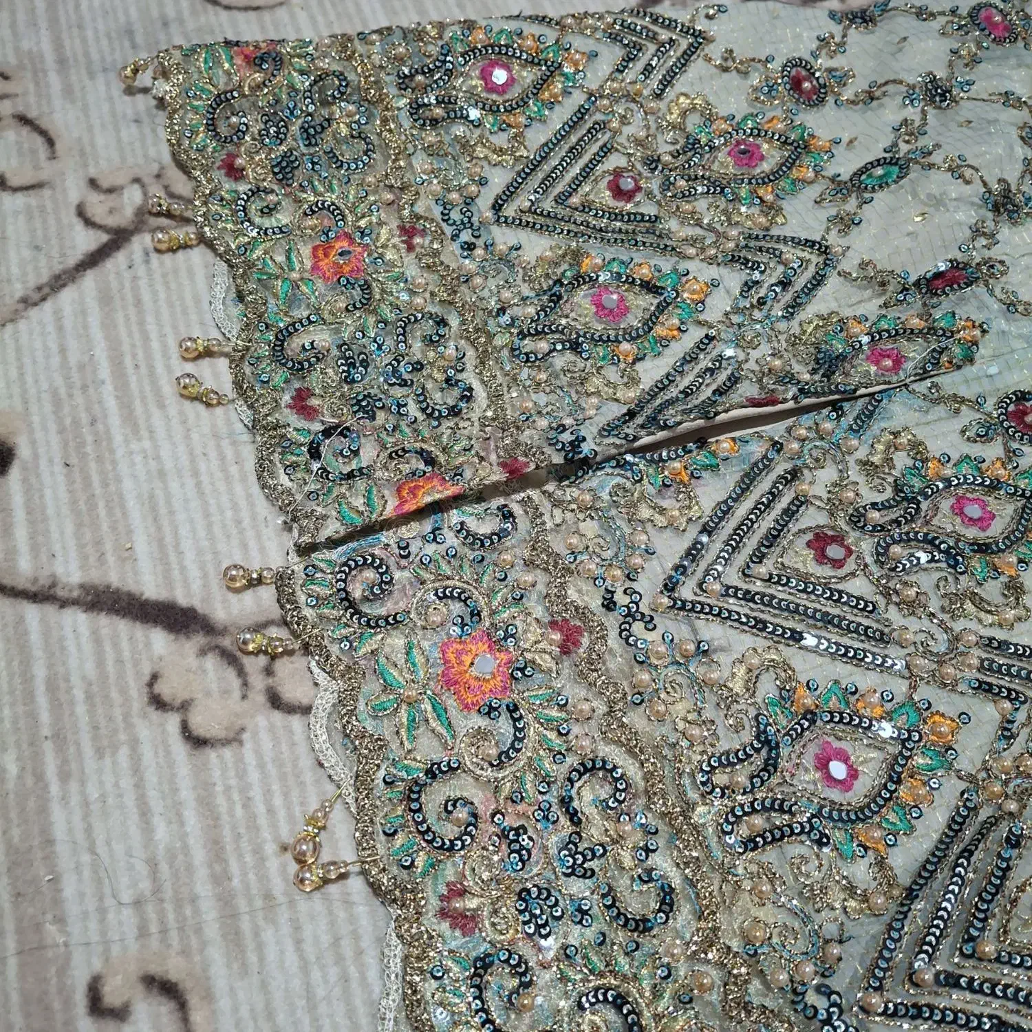 مانتو اینه دوزی شده|لباس|زابل, |دیوار