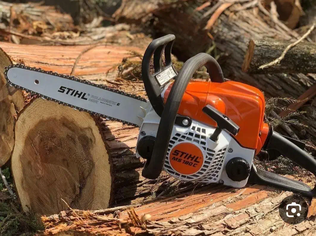 قطع و هرس درخت با اره برقی|خدمات باغبانی و درختکاری|شیراز, فخرآباد (دروازه کازرون)|دیوار