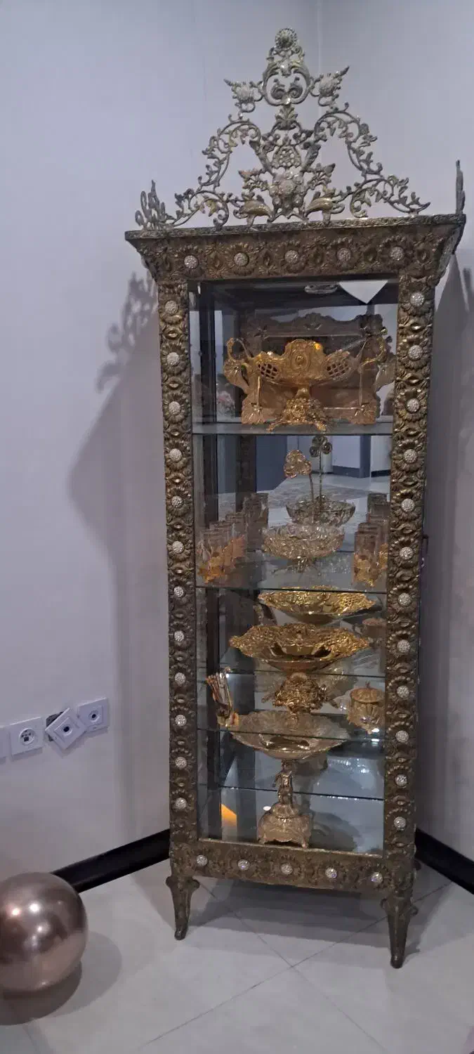 بوفه برنجی(بدون دکوری)|بوفه، ویترین، کنسول|نسیم‌شهر, |دیوار