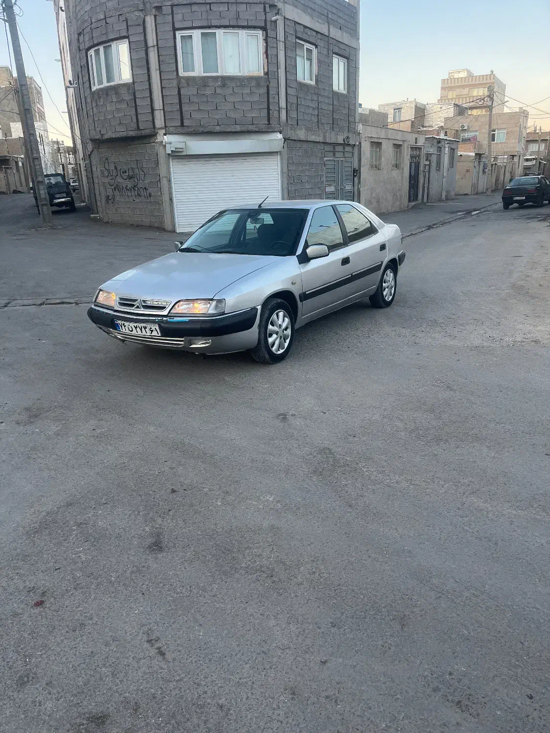 فروش زانتیا ۱۸۰۰|خودرو سواری و وانت|قروه, |دیوار