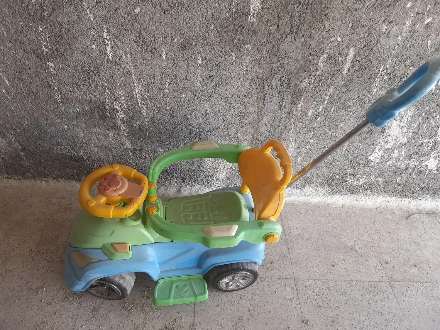 چهار چرخه کودک|کالسکه و لوازم جانبی|کبودرآهنگ, |دیوار