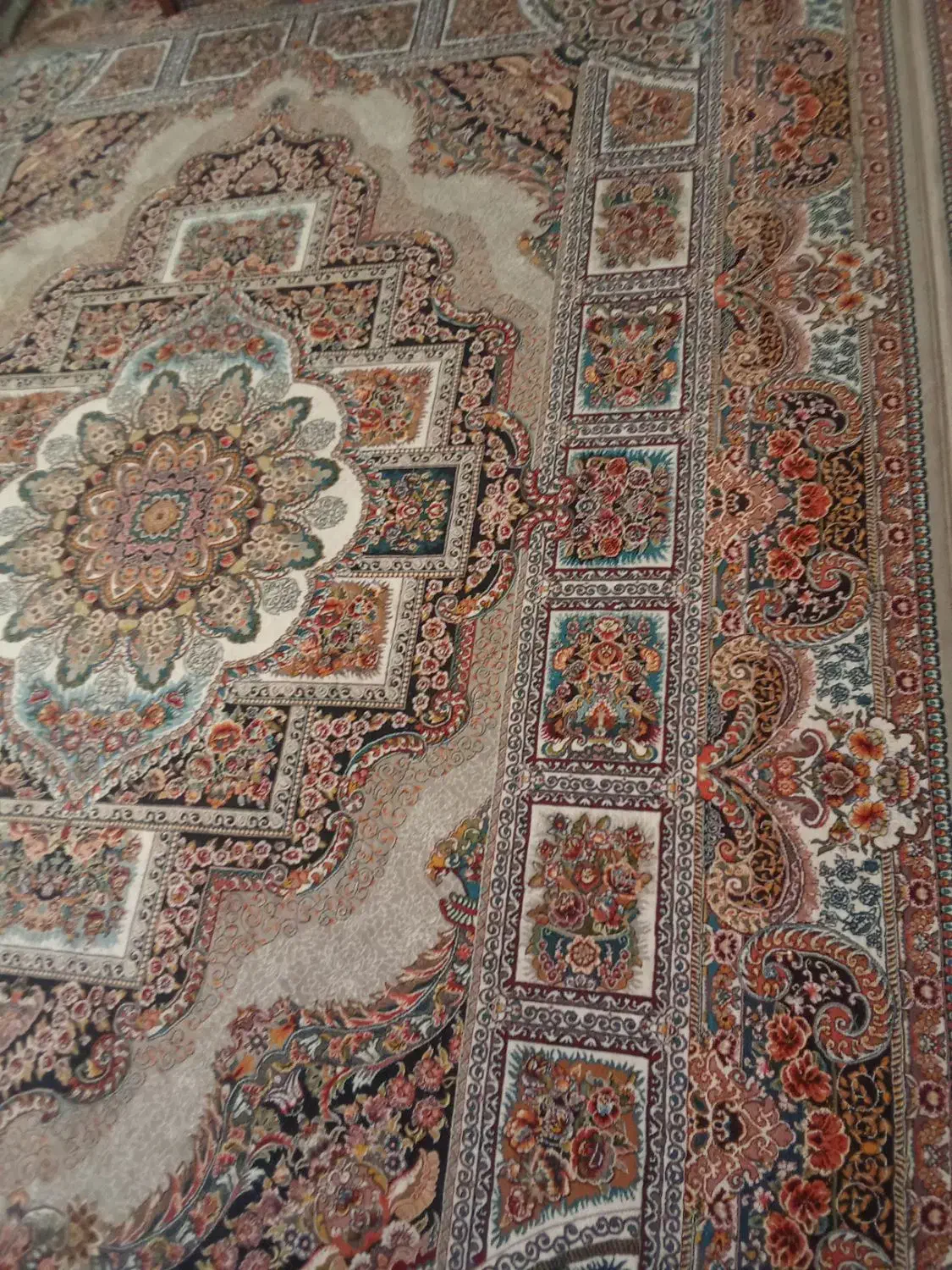 یک جفت فرش 12 متری|فرش|سبزوار, شرق کال جنوبی (شمس آبادی)|دیوار