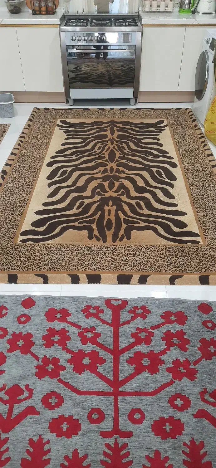 تعدادی موکت ، گلیم فرش تمیز سالم زیبا و خوشرنگ|فرش|نجفآباد, ویلاشهر|دیوار