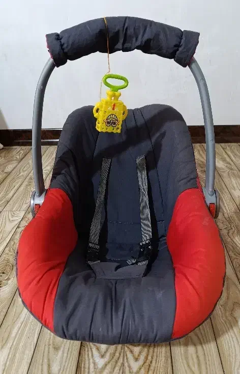 کریر و گهواره نوزاد کاملا سالم|تخت و صندلی بچه|پاکدشت, حصار امیر|دیوار