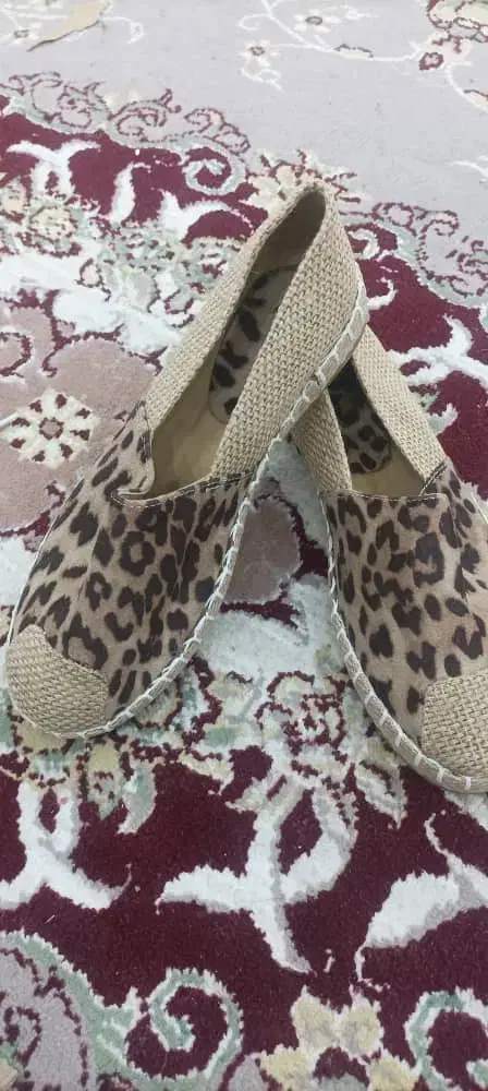 کفش|کیف، کفش، کمربند|بندر گناوه, |دیوار