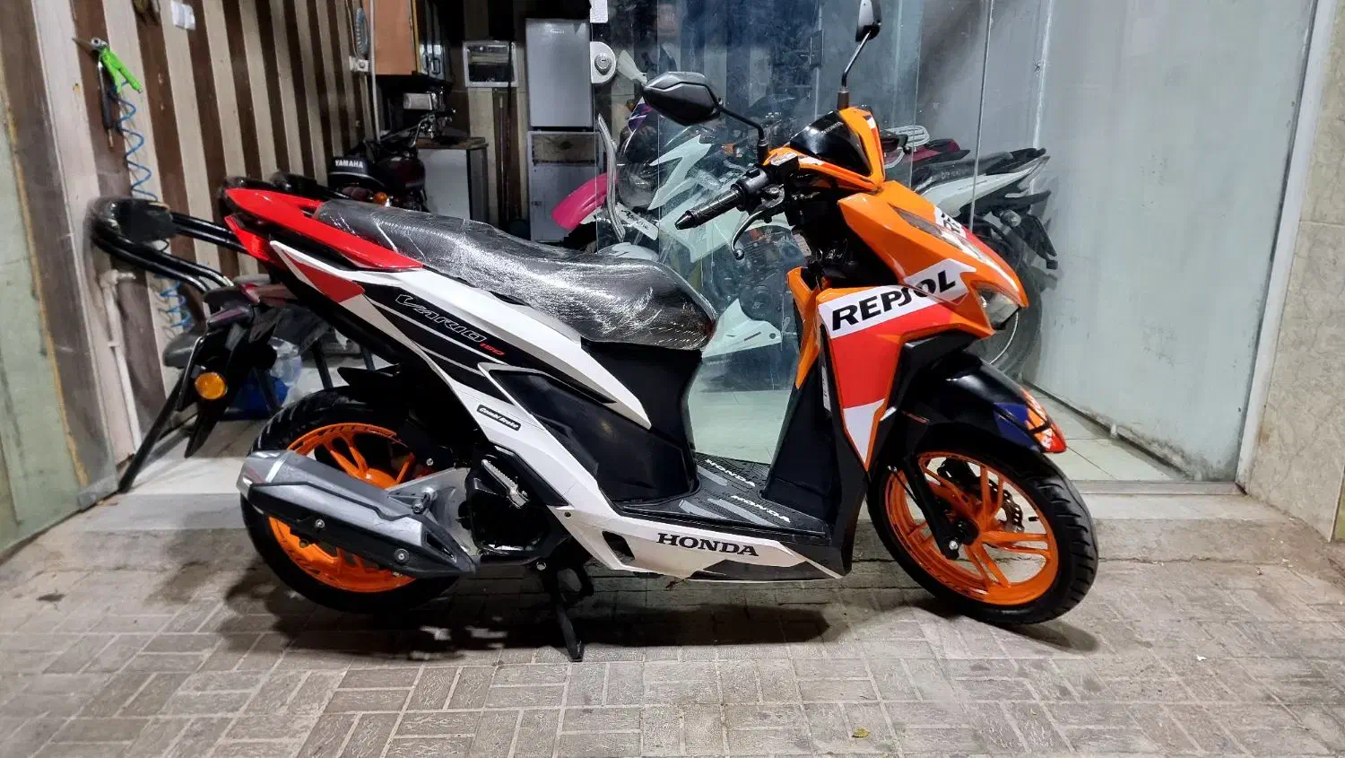 کلیک1400مدارک تکمیل سندبنام بدون مشابه|موتورسیکلت|بندرعباس, |دیوار