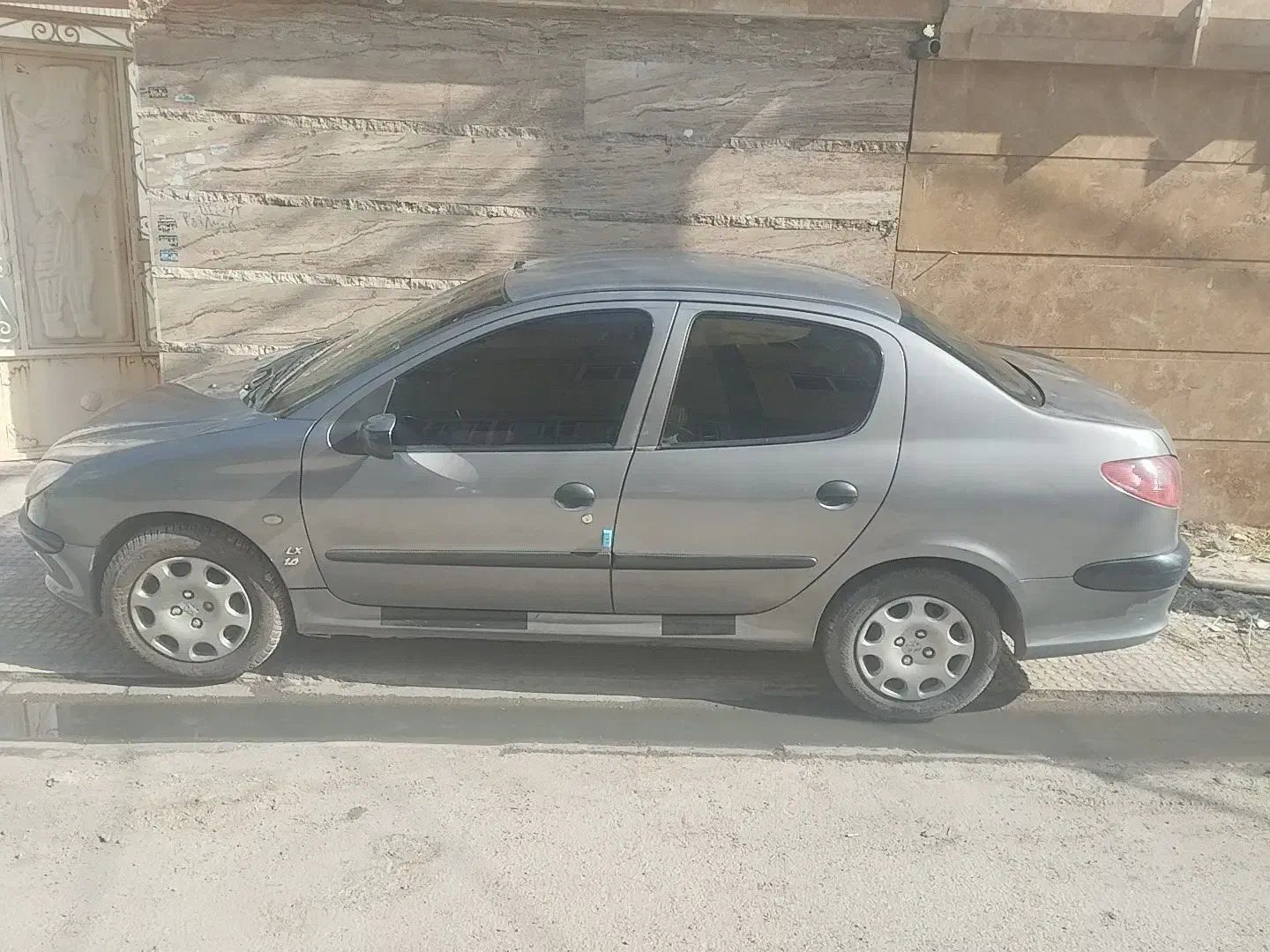 206صندوقدارTUFمدل۹۵|خودرو سواری و وانت|شیراز, شهرک ترکان|دیوار