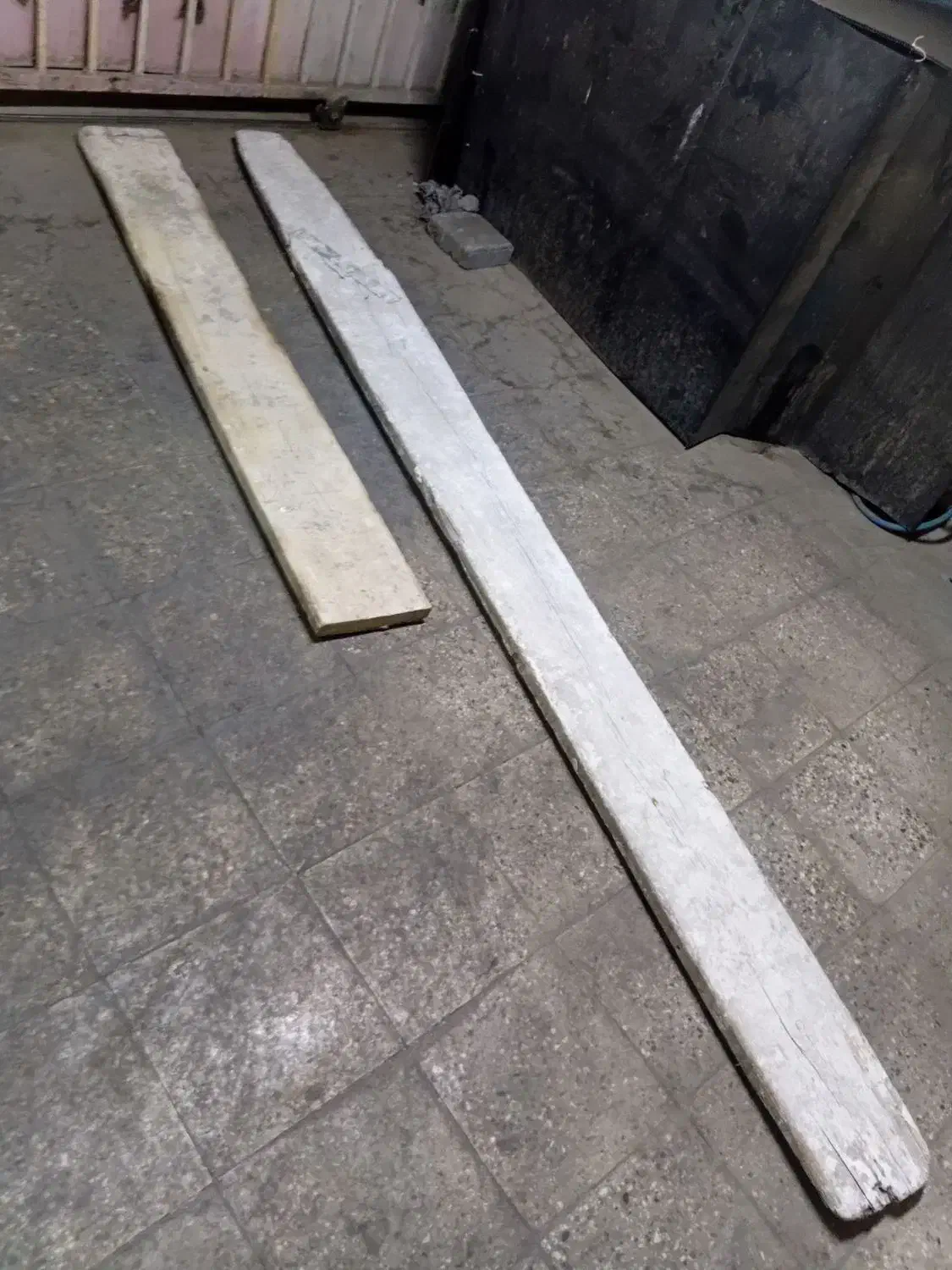 استامبولی،چکمه ،چوب بنایی|مصالح و تجهیزات ساختمان|ری, دیلمان|دیوار