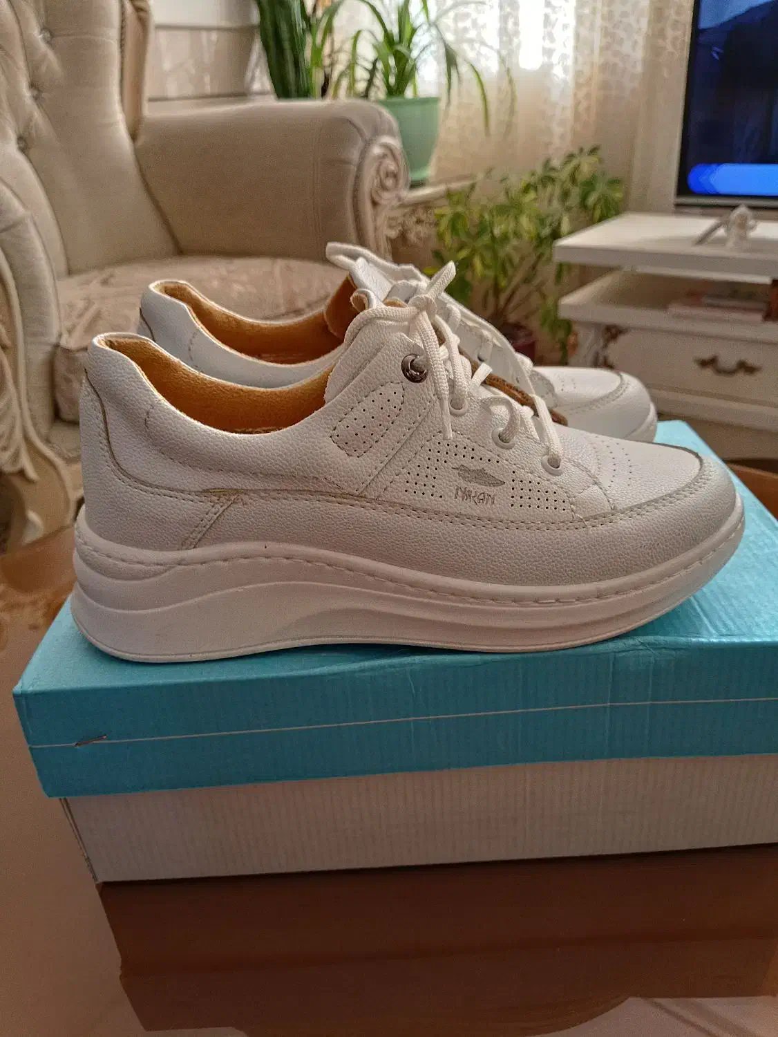 کفش سفید|کیف، کفش، کمربند|کاشان, شهرک ولیعصر|دیوار