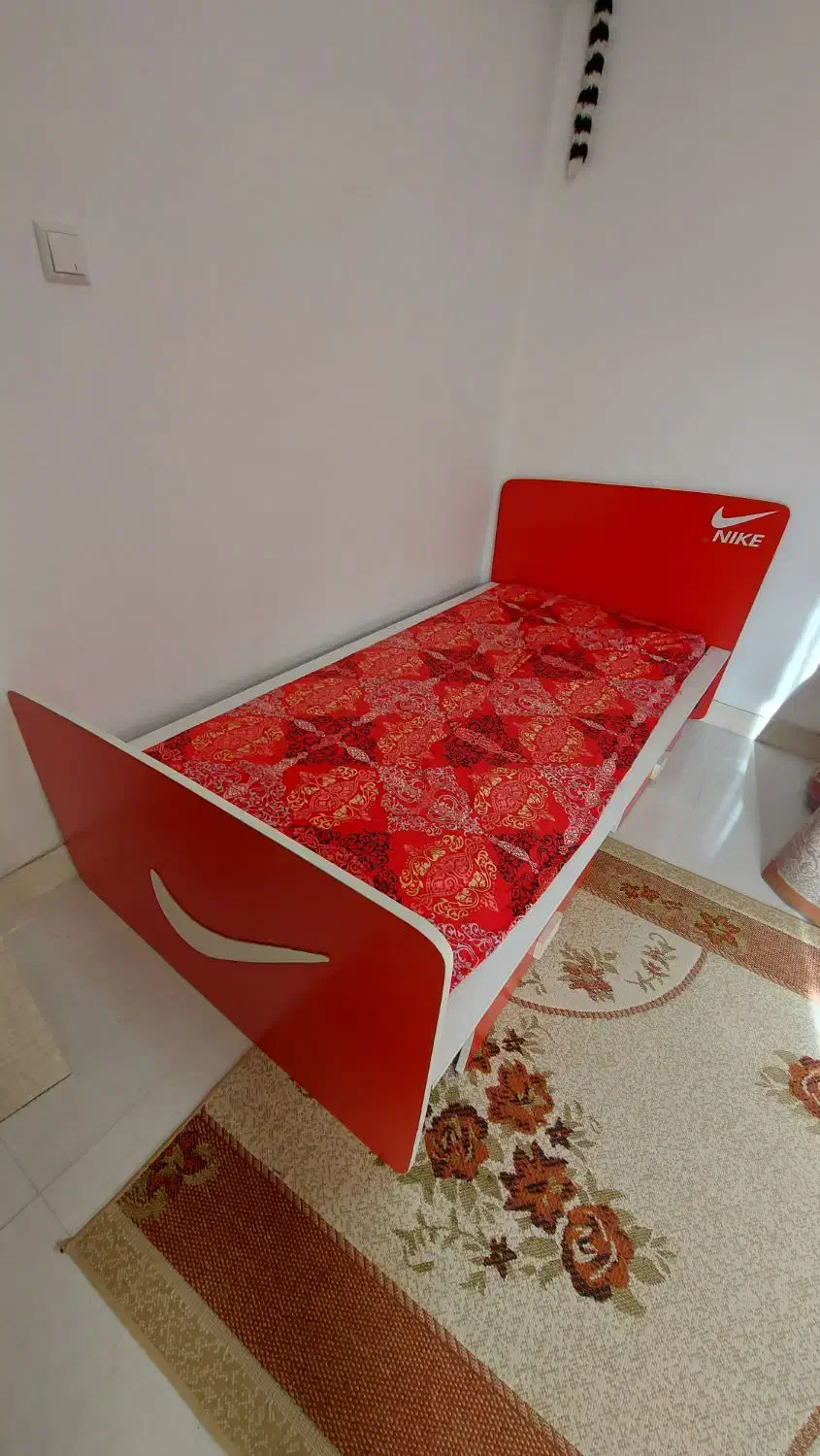 تخت یک نفره|تخت و سرویس خواب|رشت, کوی مهر|دیوار