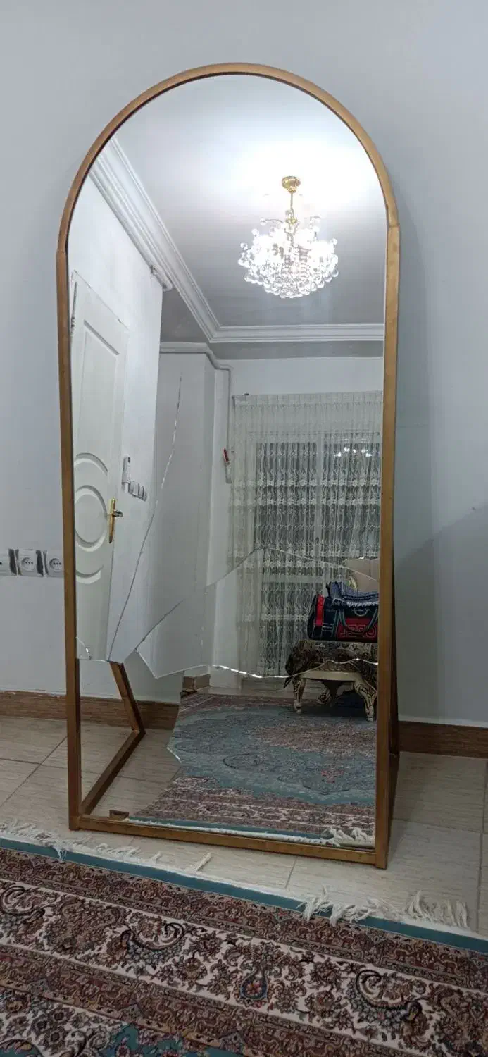 آینه|آینه|گرگان, |دیوار