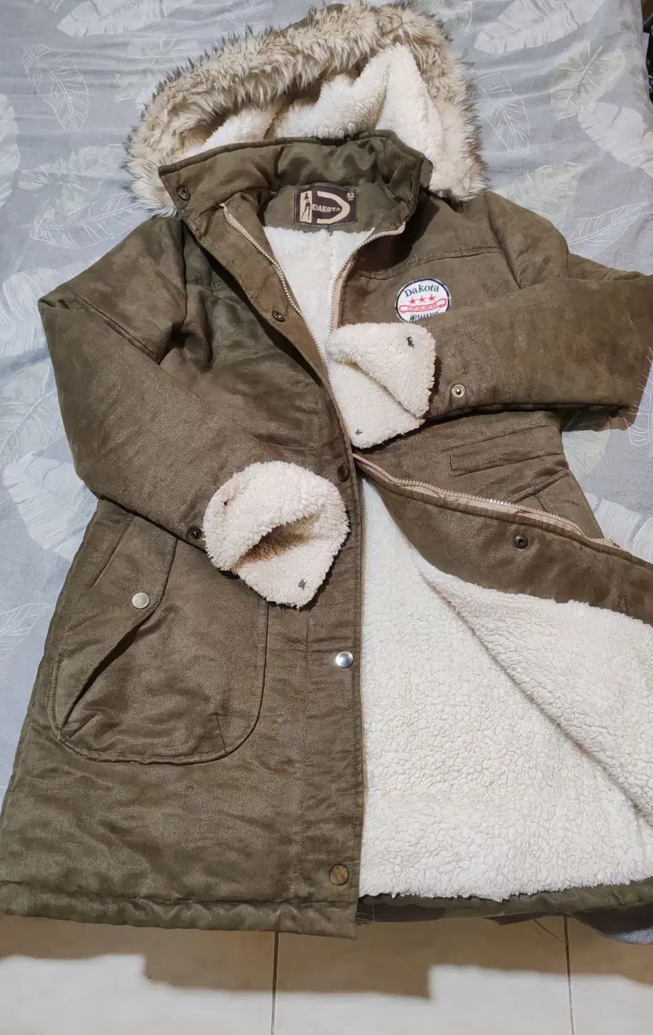 کاپشن جیر ترک. داخل ببعی|لباس|شاهین‌شهر, عطار|دیوار