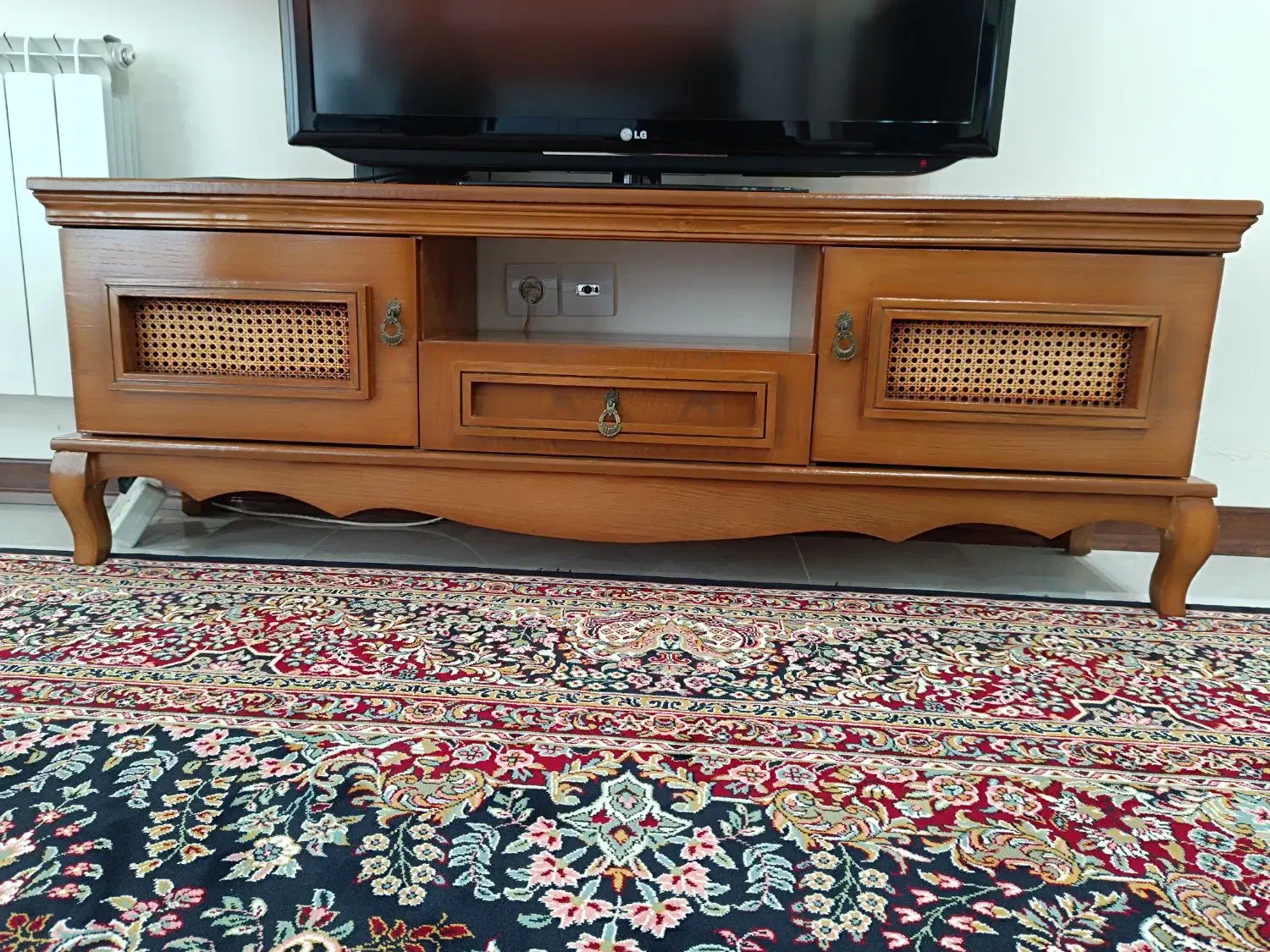 میز کنسول و زیر تلویزیون|بوفه، ویترین، کنسول|نهاوند, |دیوار