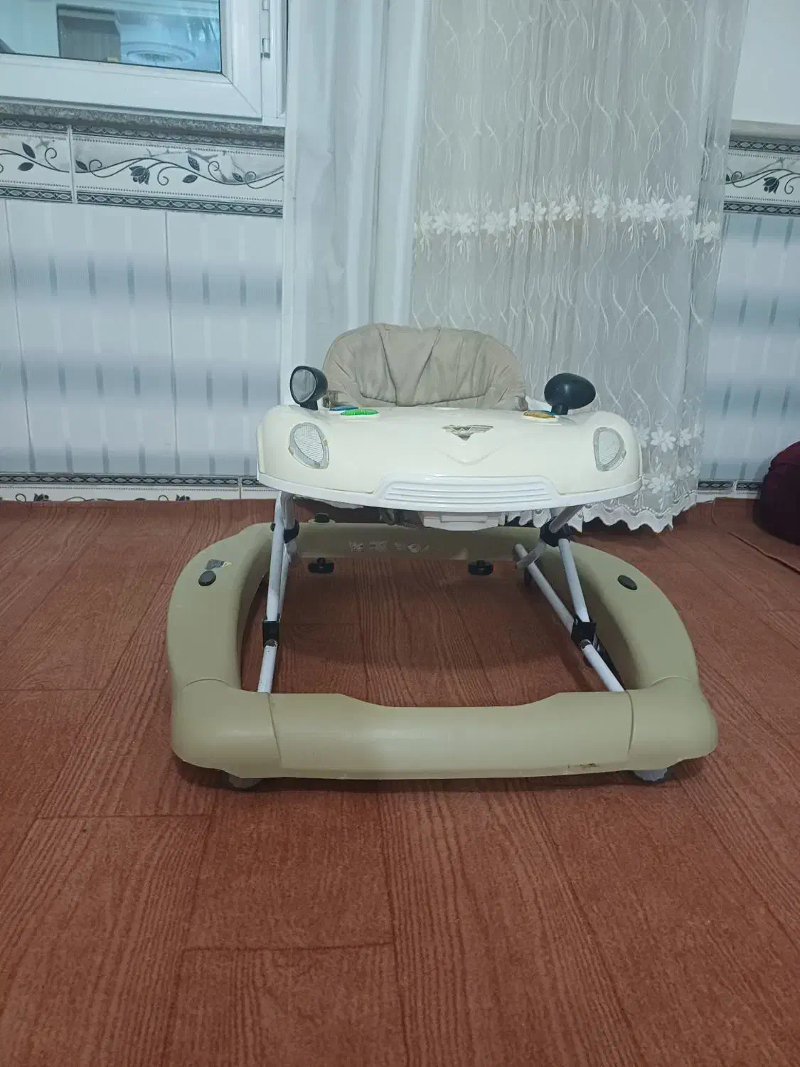 روروک|کالسکه و لوازم جانبی|گالیکش, |دیوار