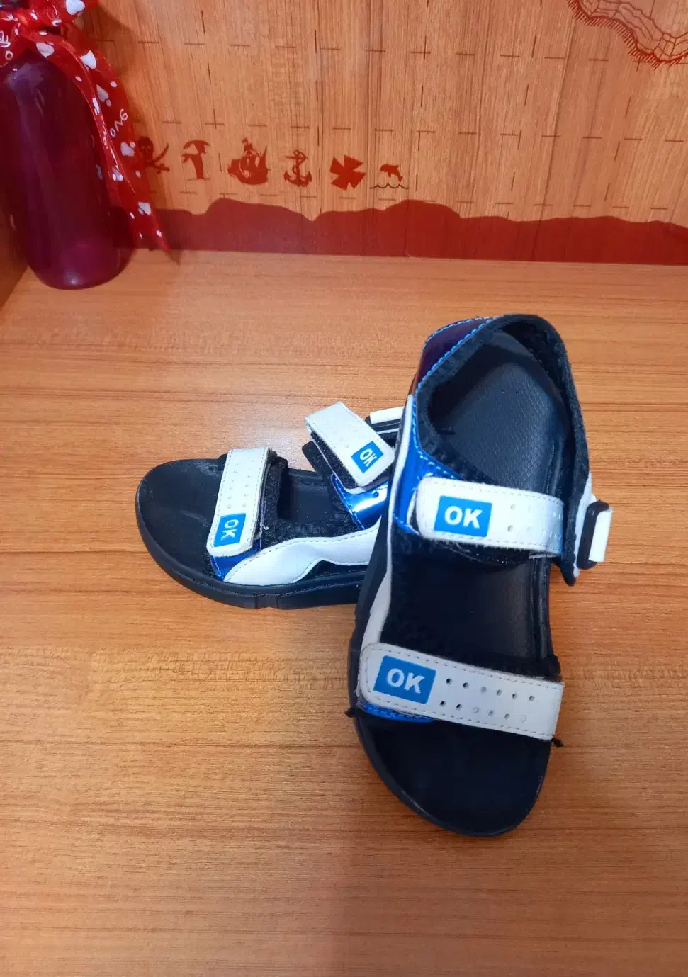 کفش نو|کیف، کفش، کمربند|جم, |دیوار