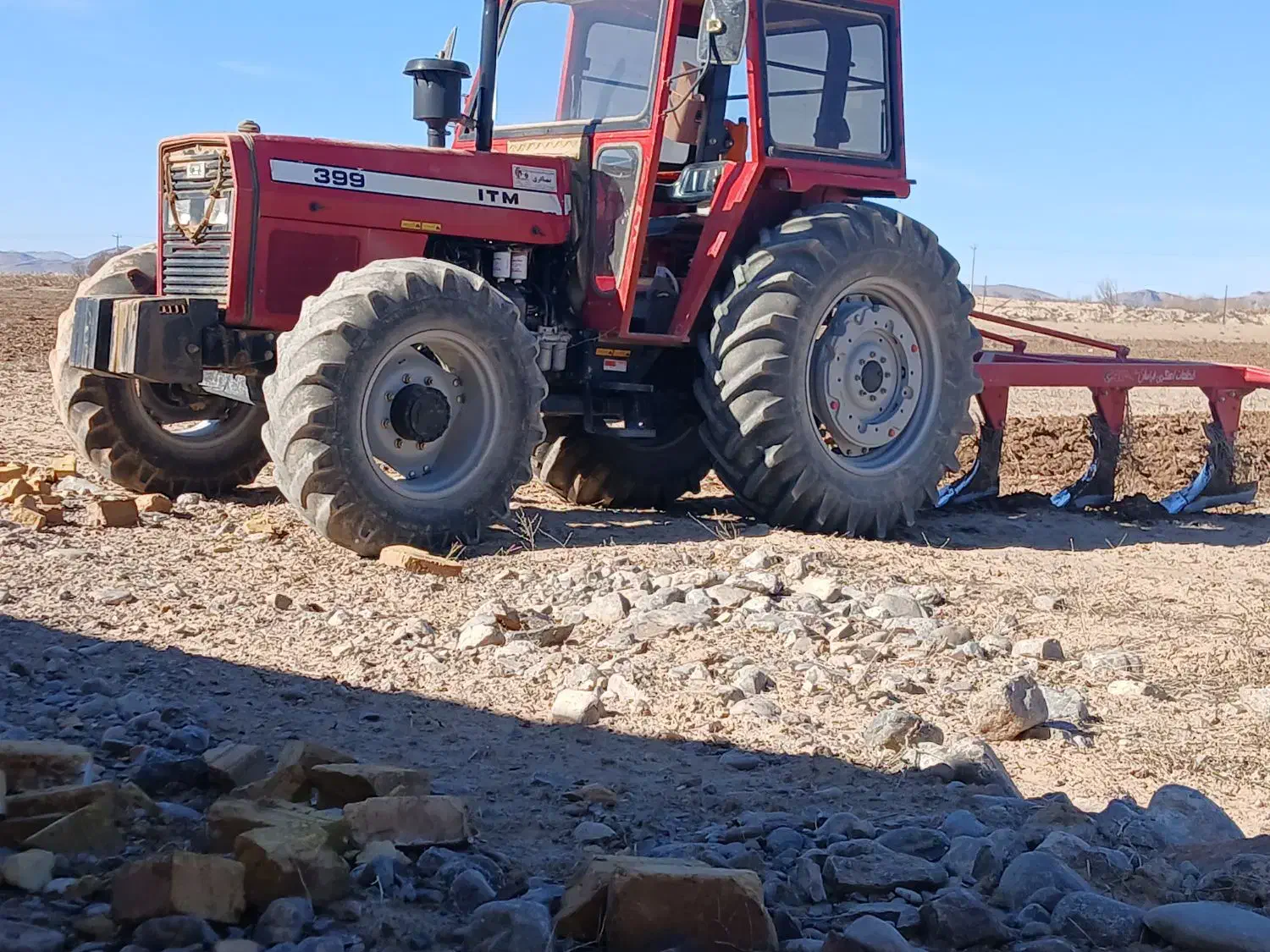 کار با تراکتور|خدمات باغبانی و درختکاری|قوچان, |دیوار