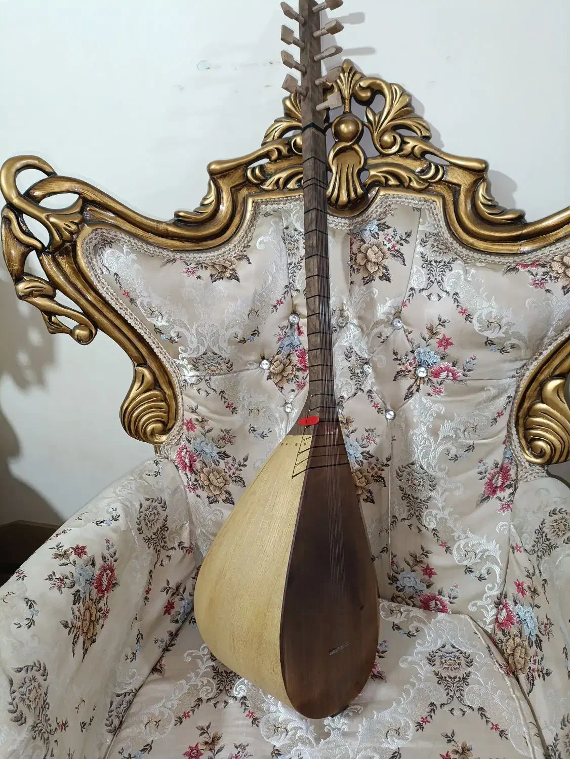 ساز قوپوز|سازهای سنتی|تبریز, |دیوار