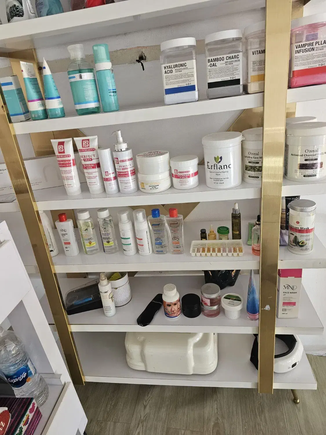 فروش کلیه وسایل سالن آرایشگاه|آرایشگاه و سالن‌های زیبایی|چالوس, |دیوار