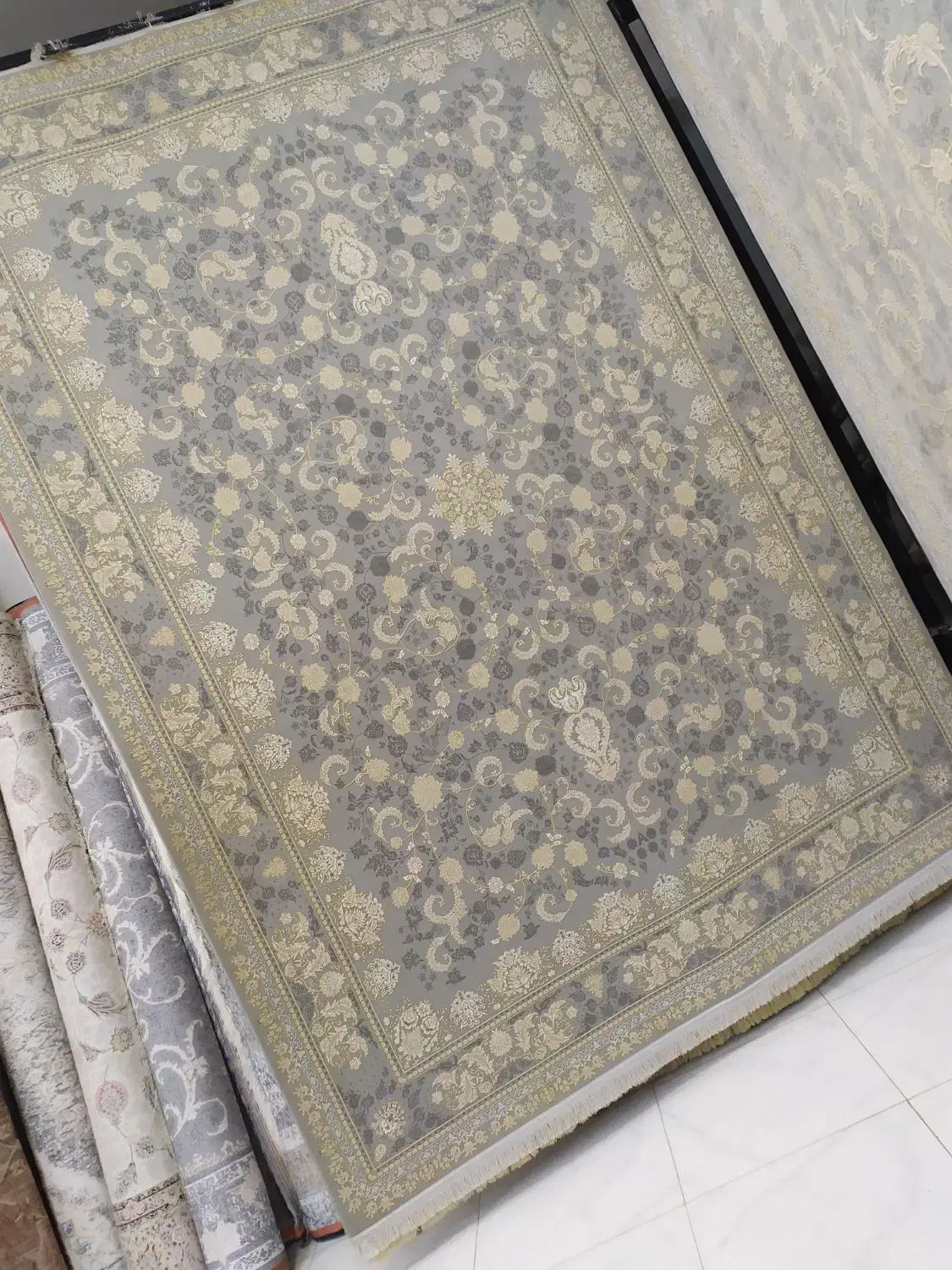 فروشگاه فرش نگین مشهد در کرمانشاه زیر قیمت بازار|فرش|جوانرود, |دیوار