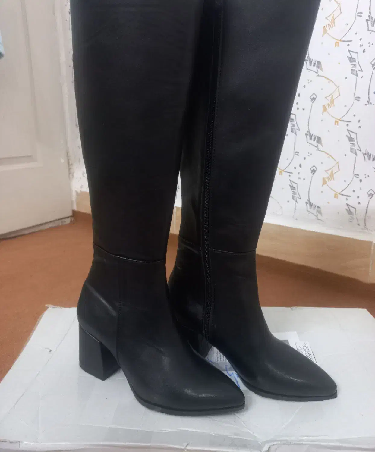 بوت|کیف، کفش، کمربند|زنجان, |دیوار