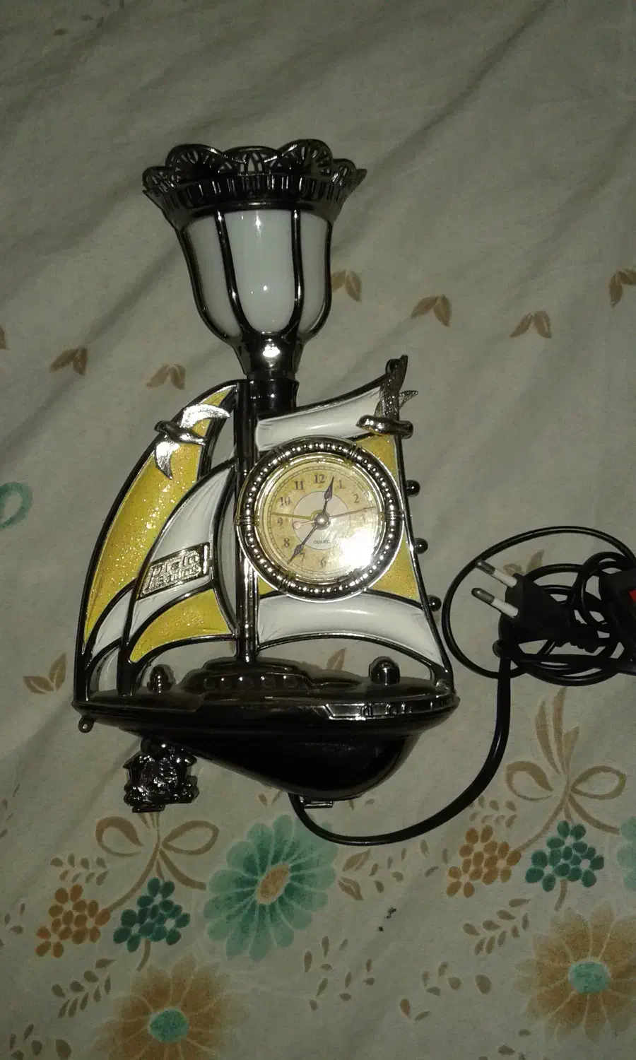 کشتی شب خواب وساعت زنگدار|چراغ خواب و آباژور|رباط‌کریم, شترخوار|دیوار