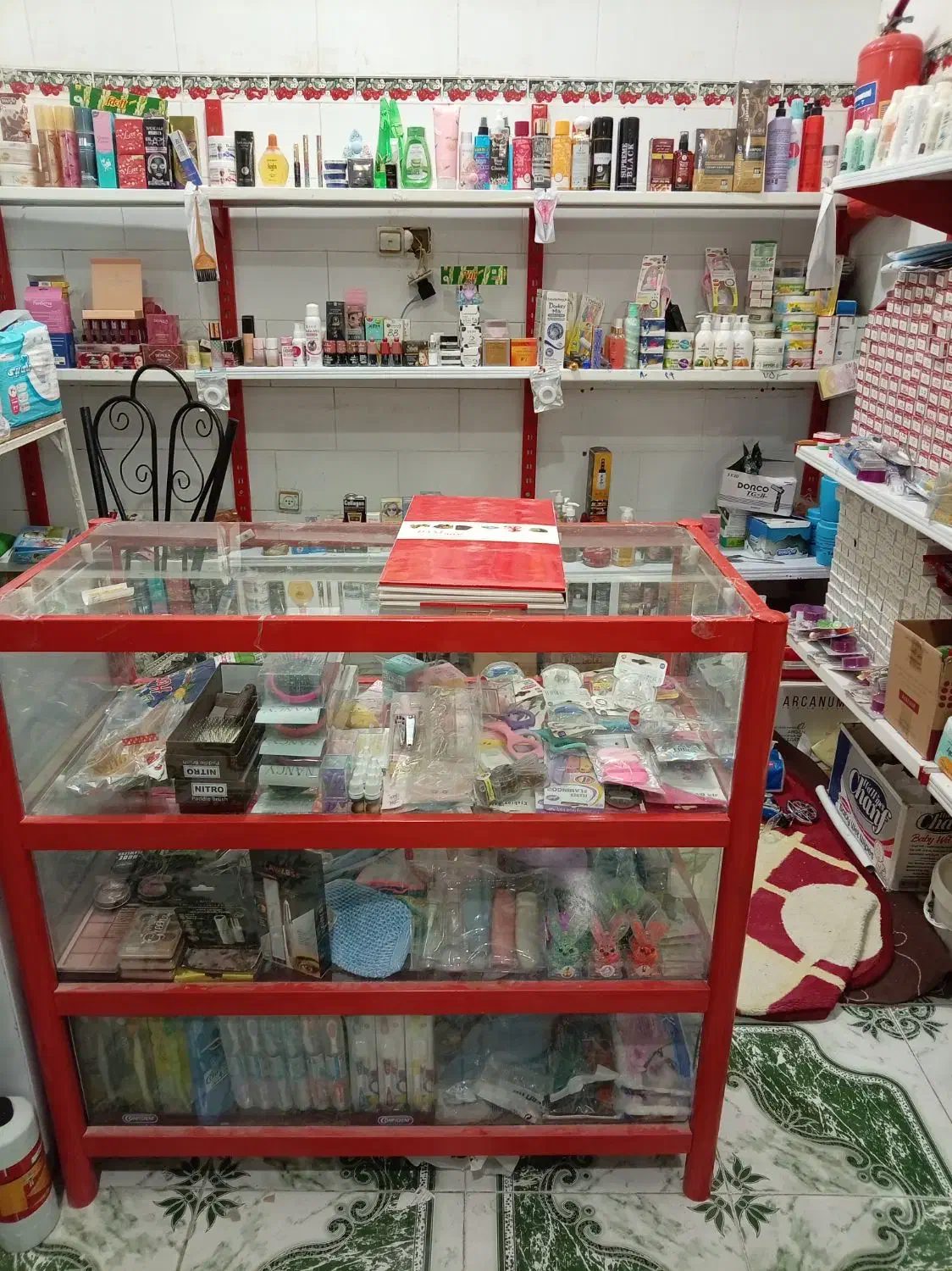 واگذاری اجناس و دکوراسیون|اجارهٔ مغازه و غرفه|برازجان, |دیوار