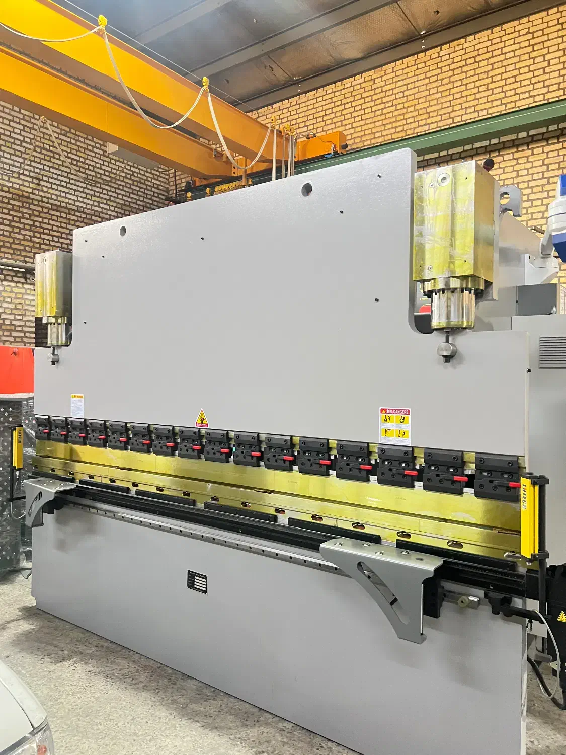 دستگاه خم ۳متر ۱۲۵تن /پرس برک/|ماشینآلات صنعتی|پردیس, شهرک صنعتی خرمدشت فاز ۷|دیوار