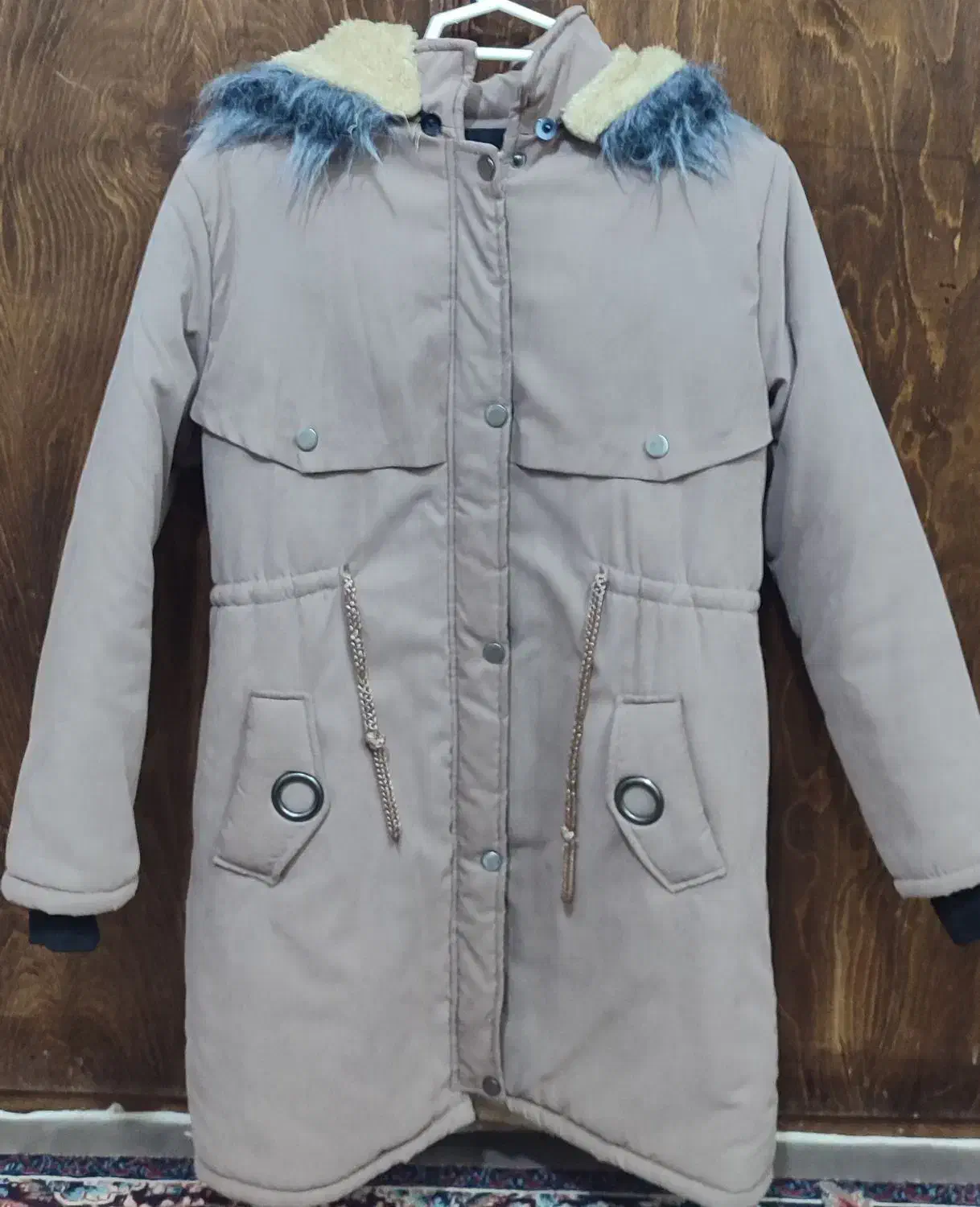 پالتو|لباس|تایباد, |دیوار