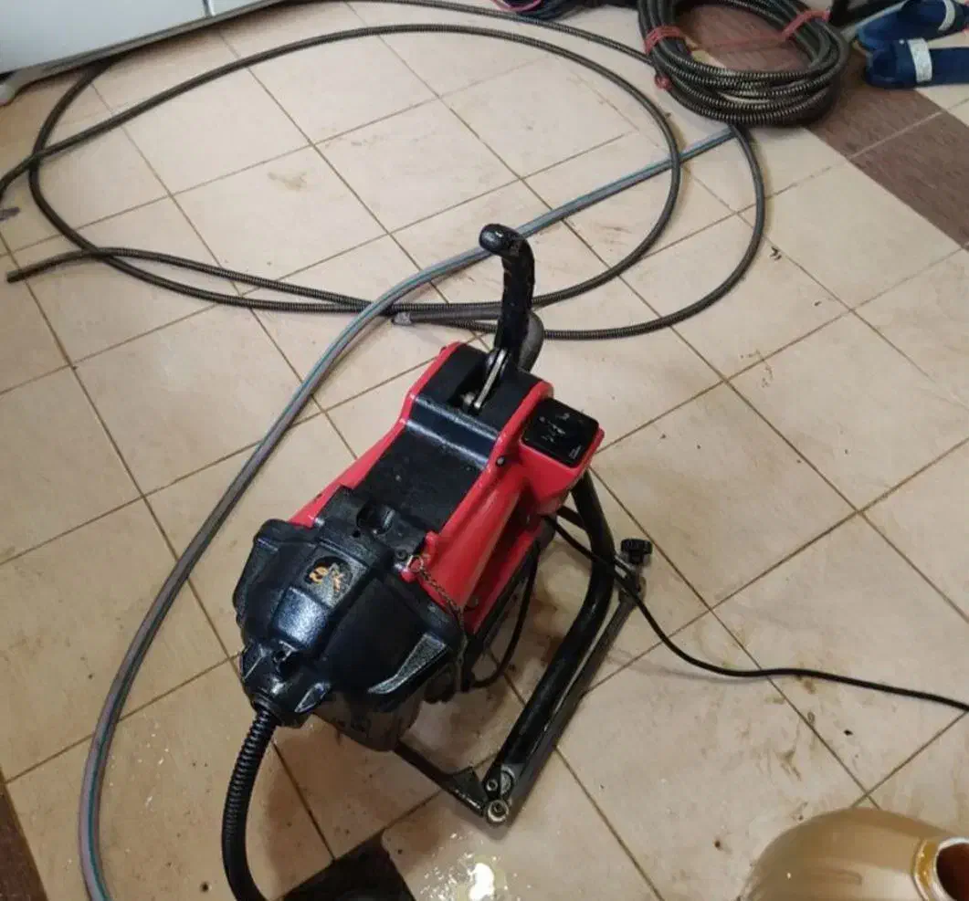 نصب کاغذ دیواری دوربین سقف و کناف برقکاری لوله‌کشی|خدمات پیشه و مهارت|گلبهار, شهر جدید گلبهار|دیوار