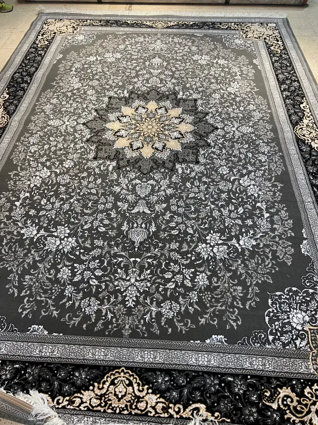 پنج تخته نه متری تندیس دودی|فرش|اراک, |دیوار