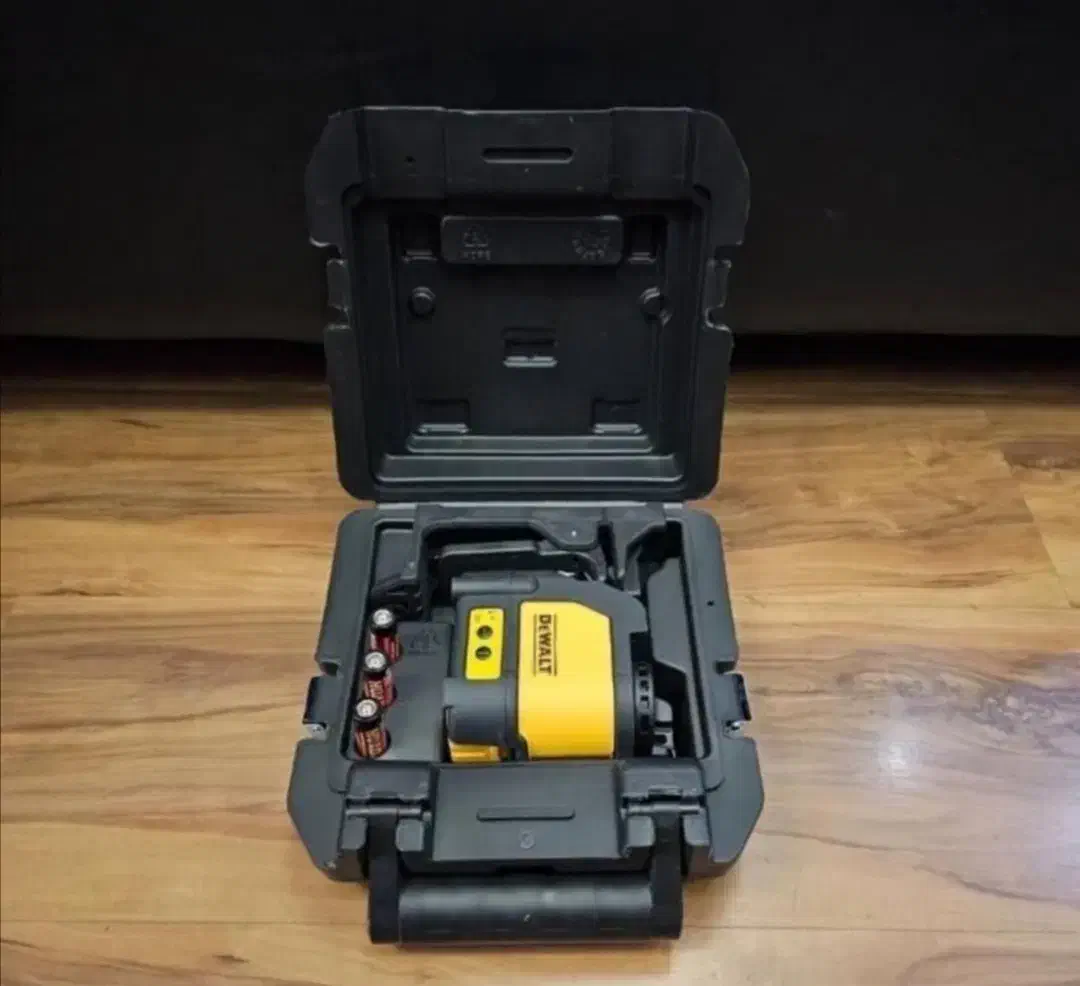 تراز لیزری نورسبز مستر پلاک برجسته 180 دیوالت|ابزارآلات|اصفهان, کشاورزی|دیوار