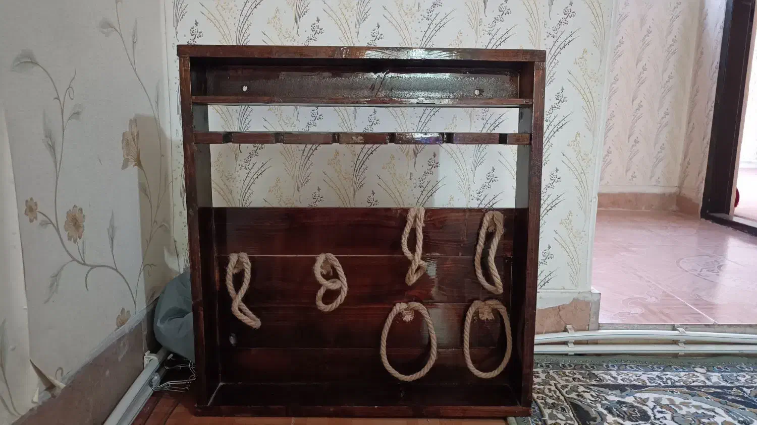 استند چوبی (بار)|کتابخانه، شلف، قفسه‌های دیواری|کرمان, |دیوار