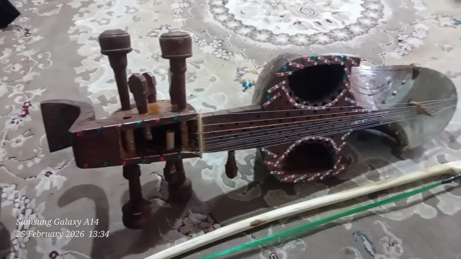 چنگ بلوچی|سازهای سنتی|فارغان, |دیوار