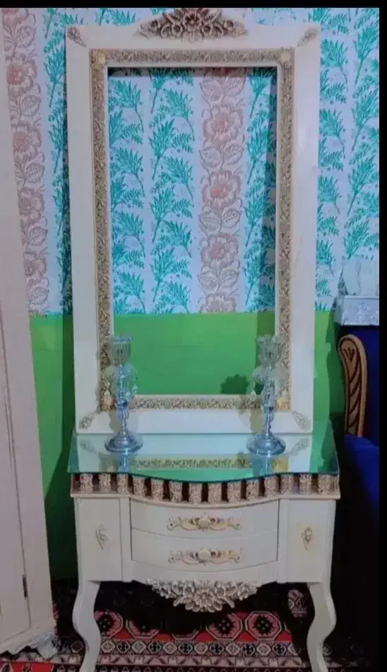 آینه شعمدان|آینه|زابل, |دیوار