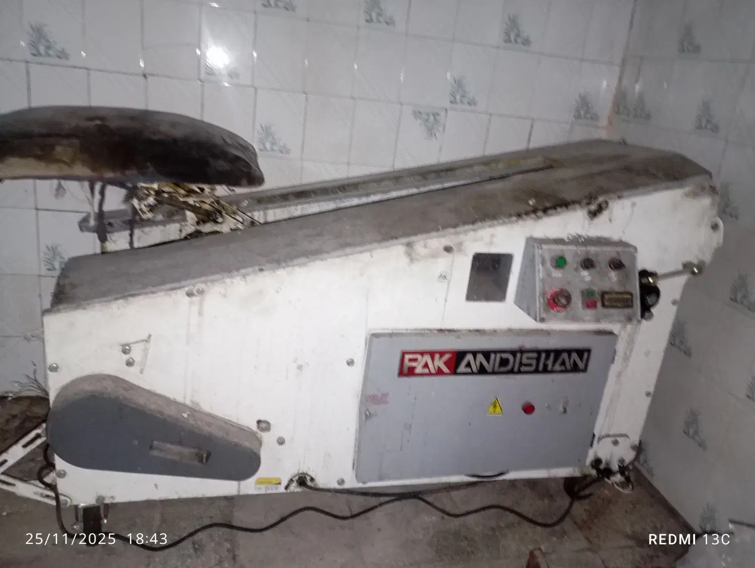 ربات ونون دار|ماشینآلات صنعتی|رودان, |دیوار