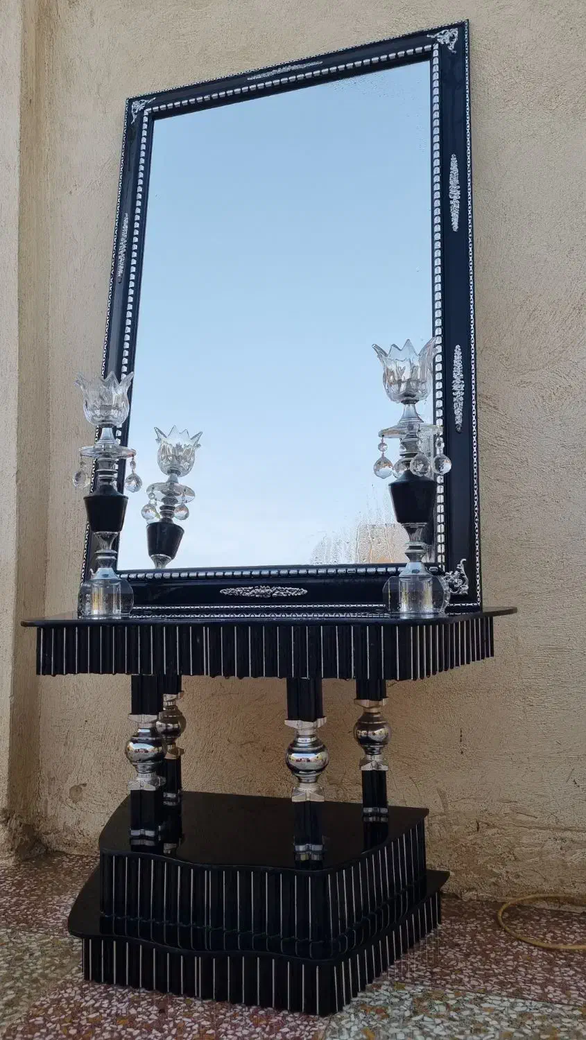 آینه و شمعدان|آینه|اصفهان, بهاران|دیوار