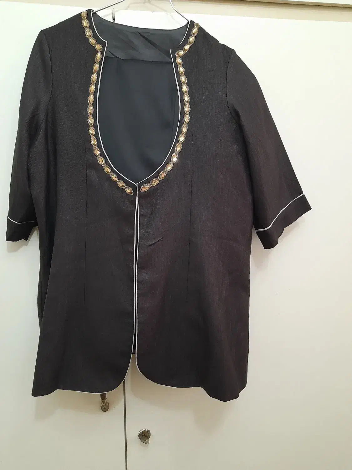 کت شلوار مجلسی|لباس|قرچک, مجتمع مسکونی طبیعت|دیوار