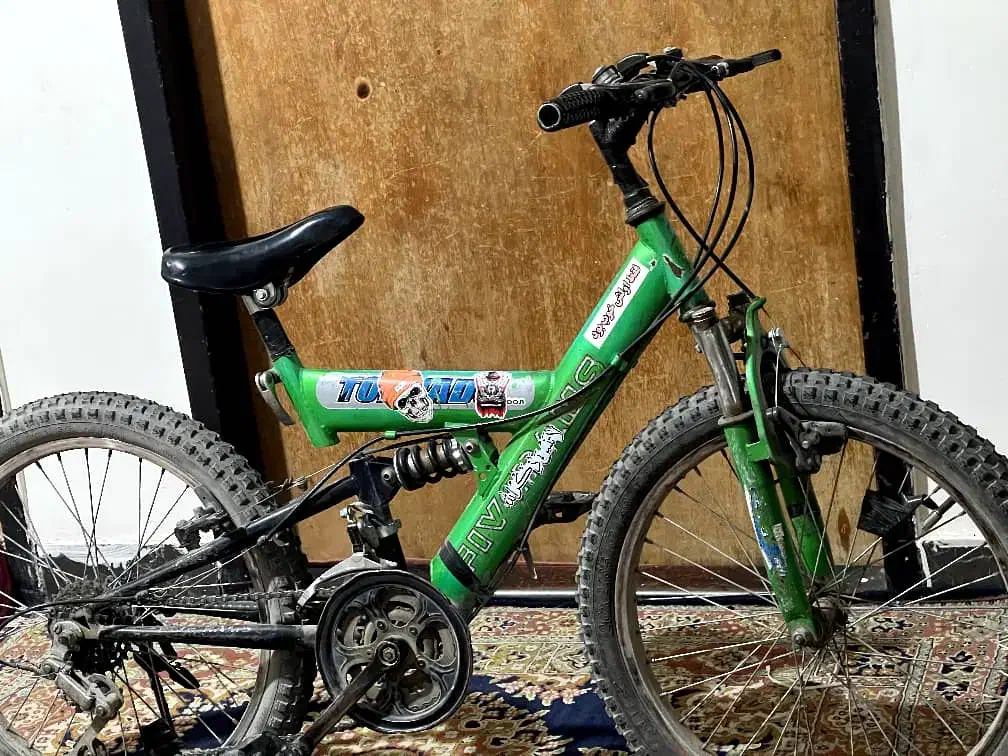 دوچرخه 20|دوچرخه، اسکیت، اسکوتر|بافت, |دیوار