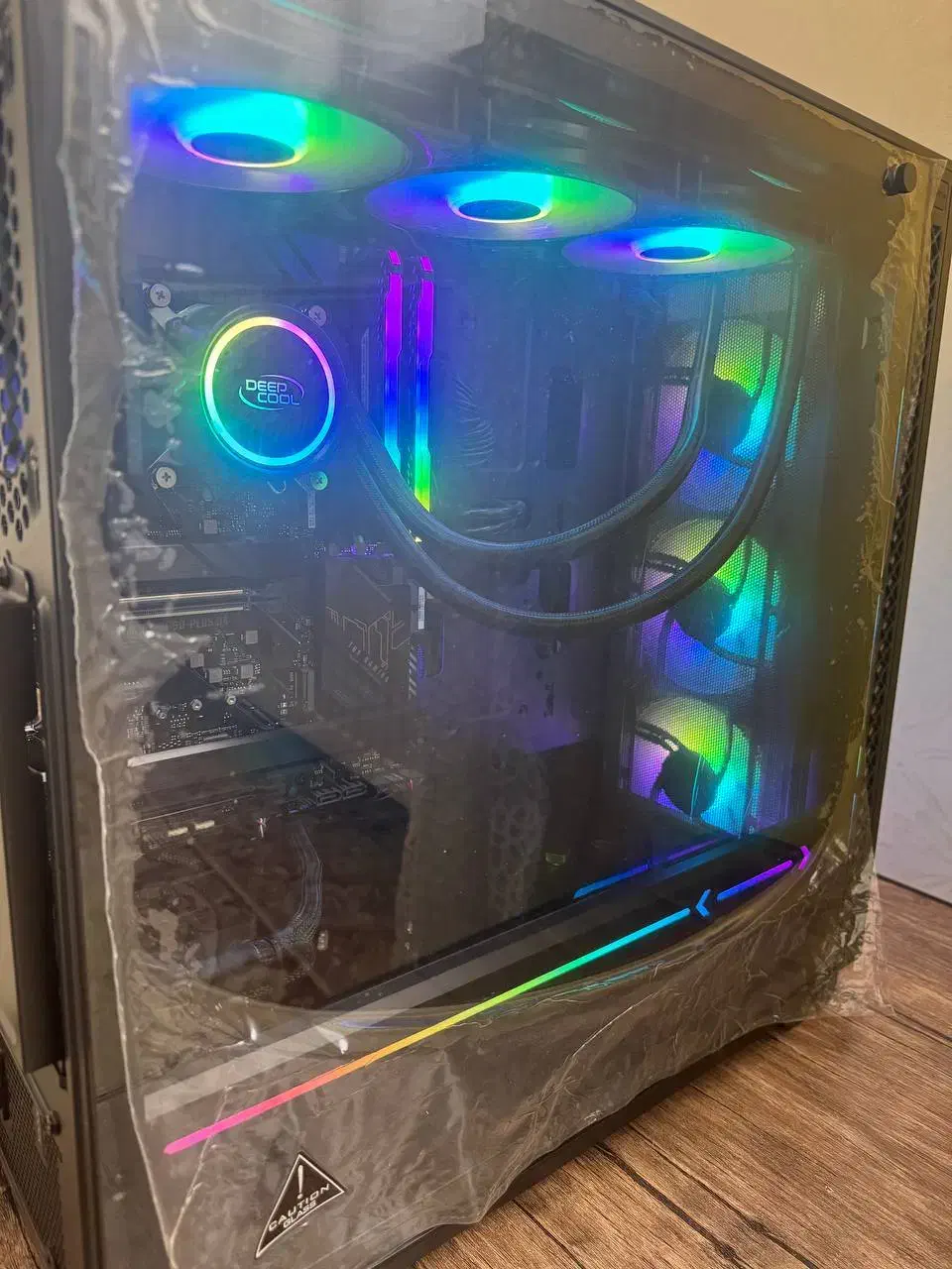 کیس کامپیوتر حرفه ای در حد نو|رایانه رومیزی|سنندج, |دیوار