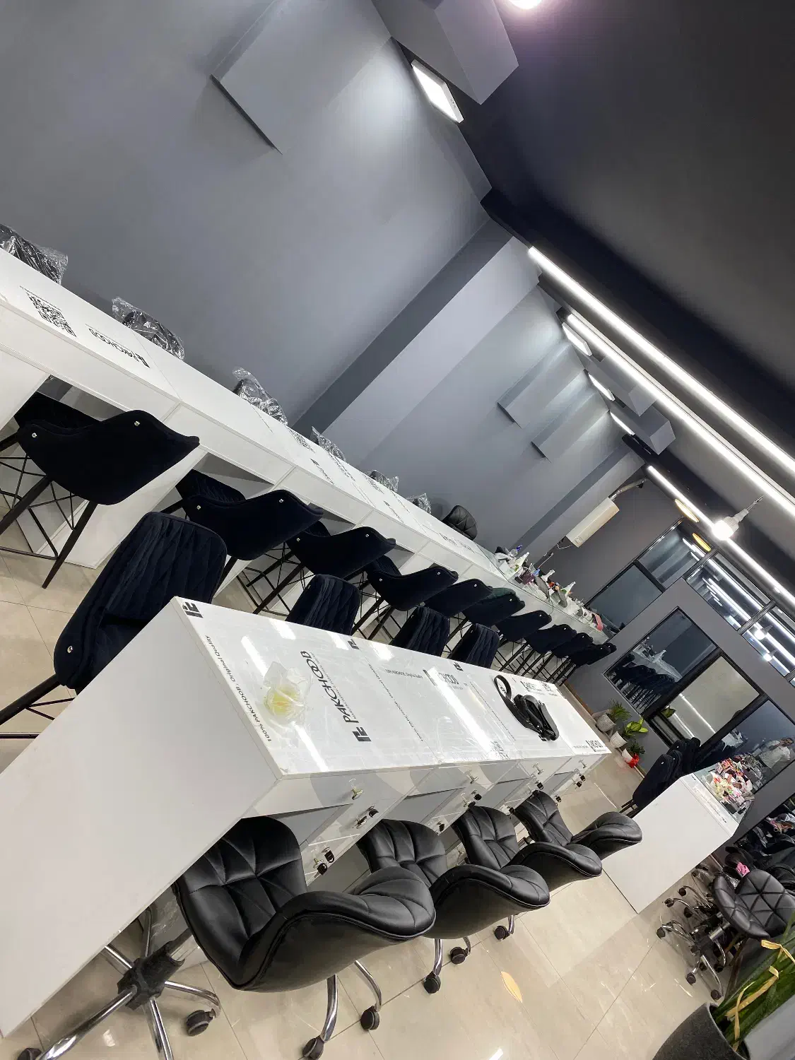 نیروی خدماتی خانم در سالن زیبایی|استخدام سرایداری و نظافت|تهران, فردوس|دیوار