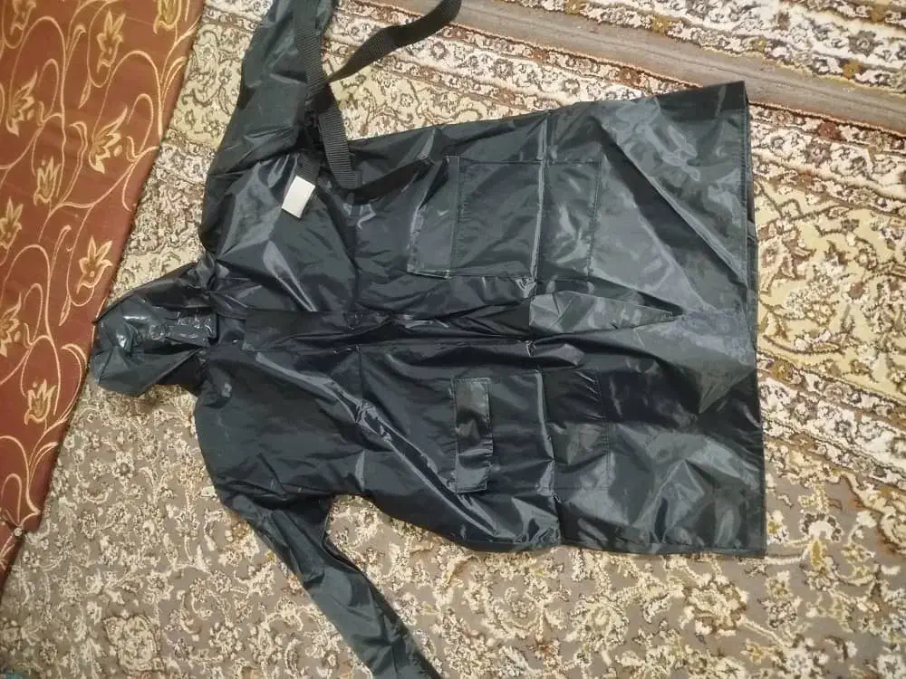 لباس بارانی|لباس|کارون, |دیوار