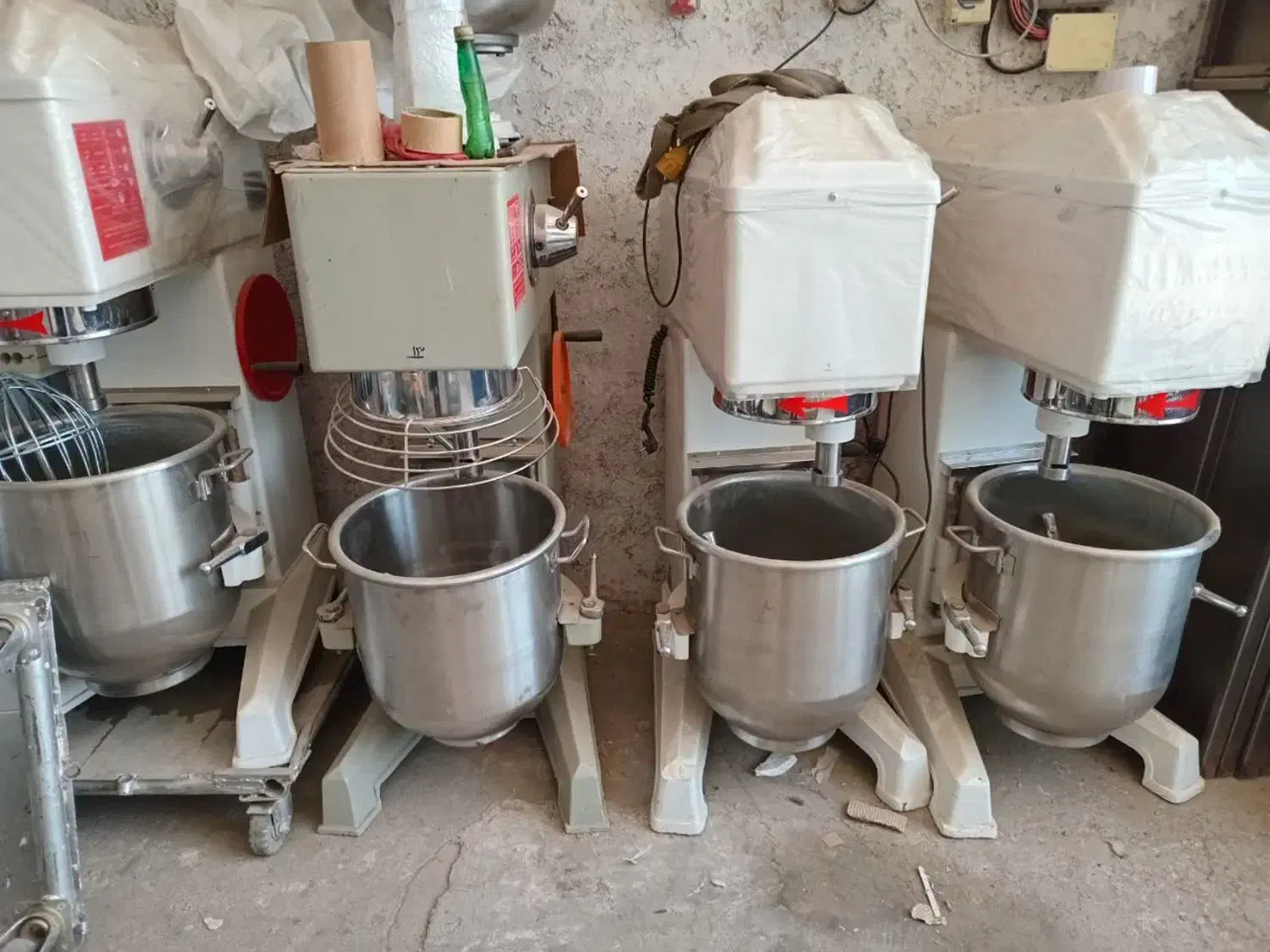 توسفور،میکسر، فر ،خمیر پهن کن،زولبیازن و بامیه زن|ماشین‌آلات صنعتی|خمینی‌شهر, |دیوار