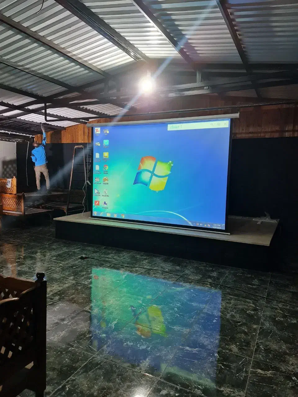 ویدئو پروژکتور خانگی Epson eb x27|تلویزیون و پروژکتور|تهران, نیروی دریایی|دیوار